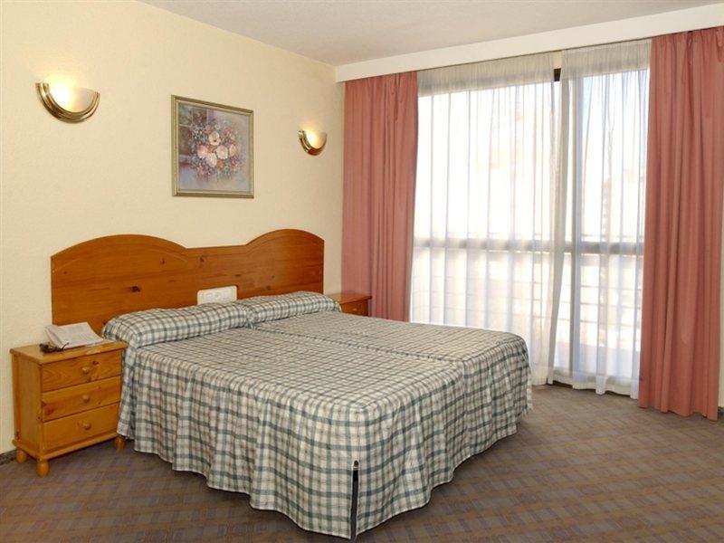 Kross Medina Azahara Torremolinos Exterior foto